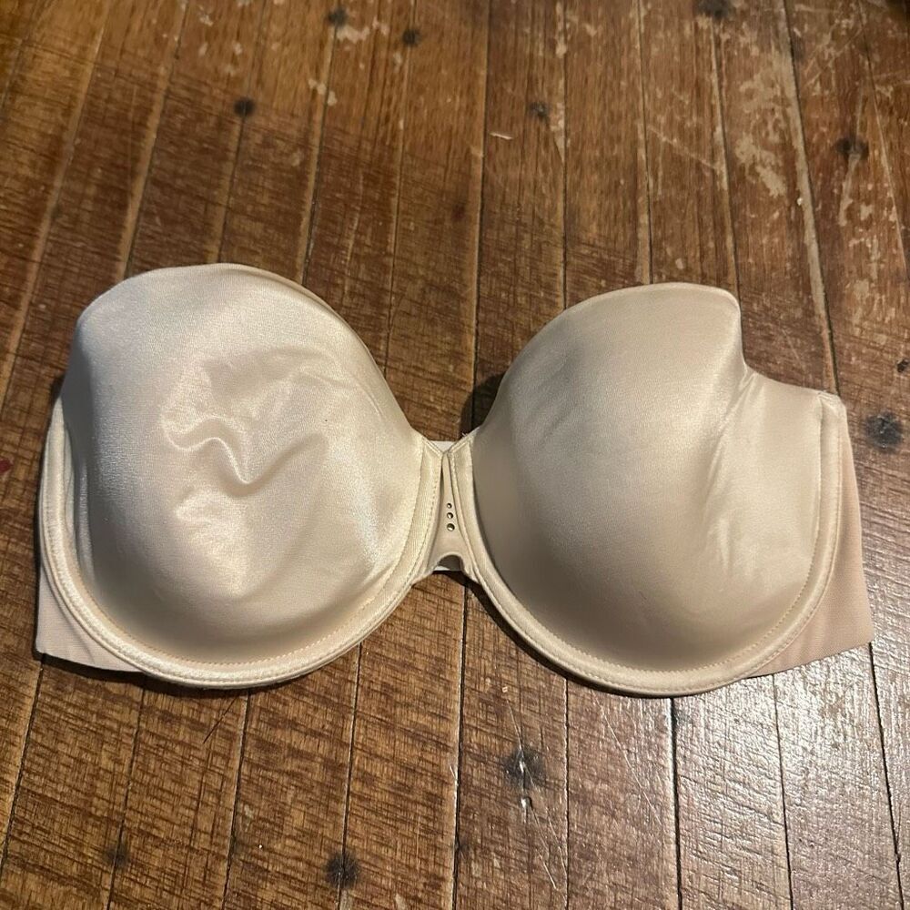 Victoria’s Secret nude Biofit multi-way strapless 32DD bra